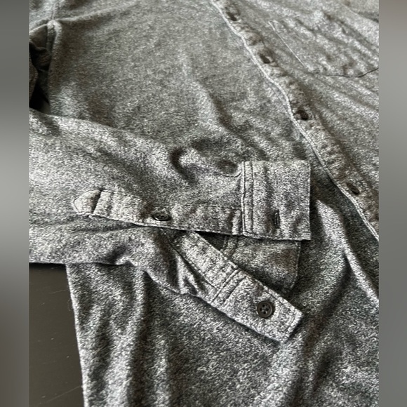 Men’s H&M Soft Button Up Shirt - Picture 2 of 4